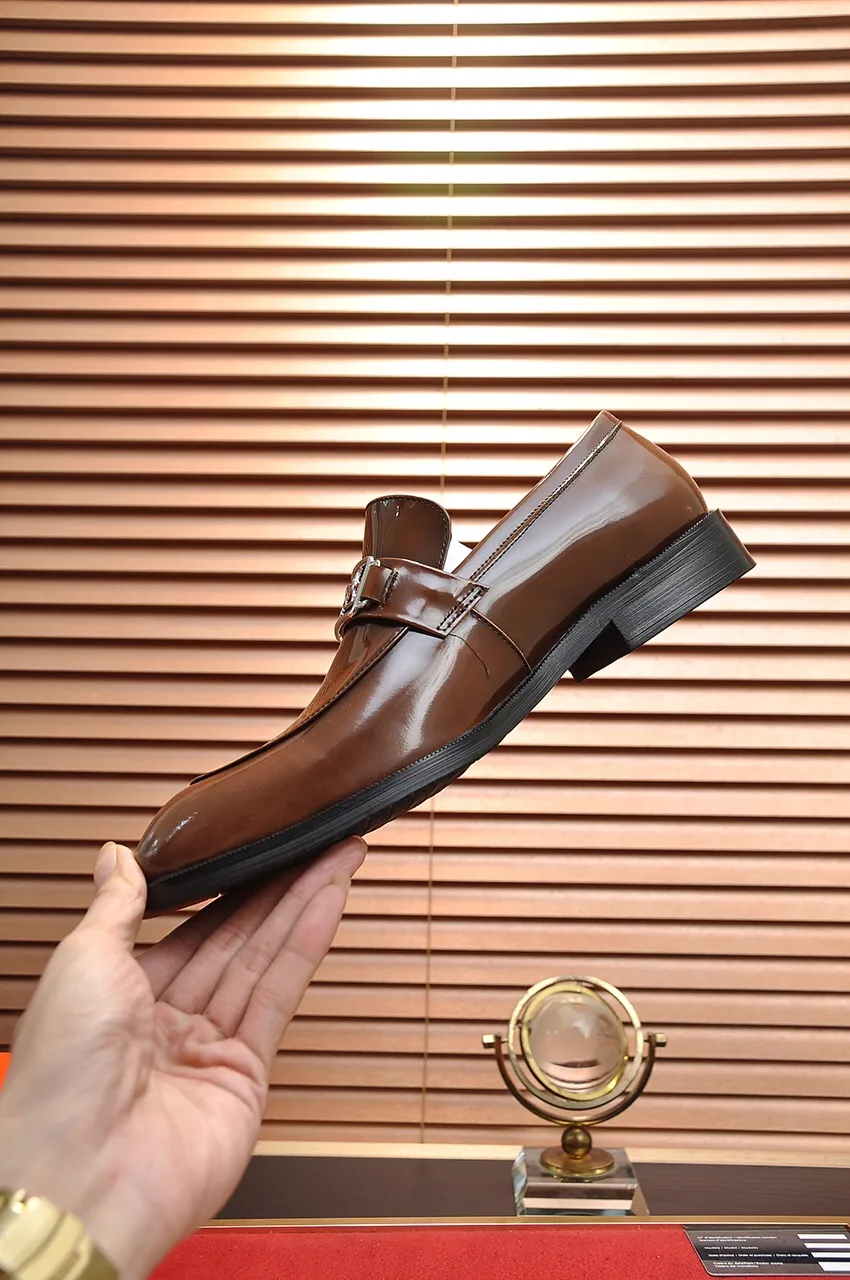 Men's shoes💰480💶[HERMES] (sheepskin lining)🍀Italian top luxury🍀He does not pursue novel styles and gorgeous colors, but attracts the favor of successful men with his flawless, elegant and classic style! This very, very comfortable, simple and stable style makes it easy to match any style! The pattern is absolutely 1:1 refined from the original case, and we strive for excellence in materials, imported cowhide + cowhide lining💪💪💪extraordinary texture👍! .Black brown code number: 38 to 45 (45 customized)